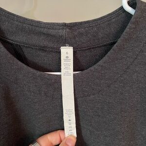 Lululemon size 6 crewneck sweatshirt